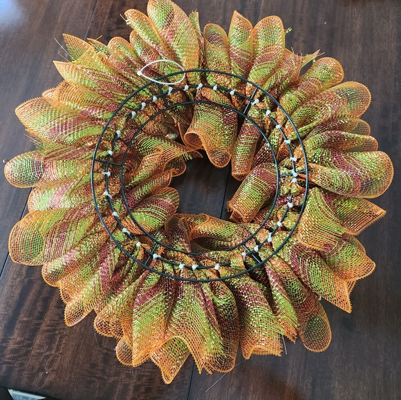 NWOT HANDMADE DECO MESH WREATH - Picture 7 of 7